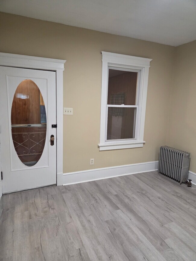 1116 Ashley St, Wilkes-Barre, PA 18706 - photo 4