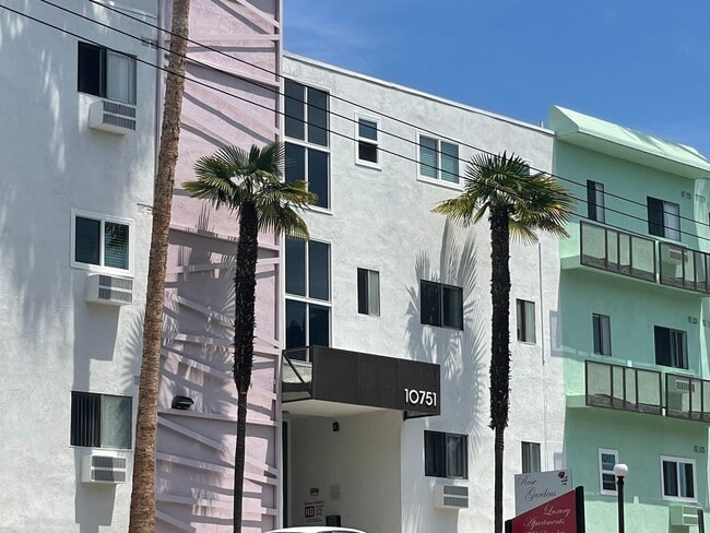 LUXURY LIVING AT AN AFFORDABLE PRICE, Los Angeles, CA 90034 - photo 2