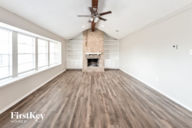 8222 Streamside Dr, Houston, TX 77088 - photo 2