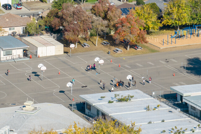 The student count of Hermon Leimbach Elementary is 628.