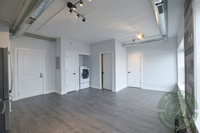 7645 N Sheridan Rd unit 201, Chicago, IL 60626 - photo 4