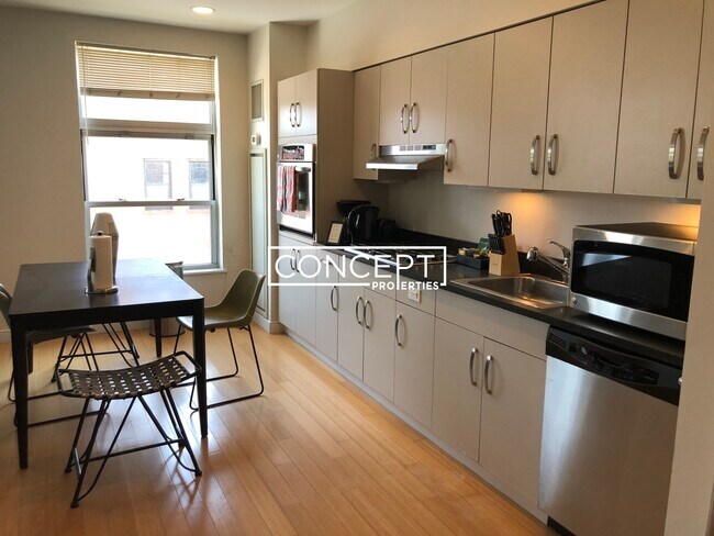 601 Albany St unit 607, Boston, MA 02118 - photo 2