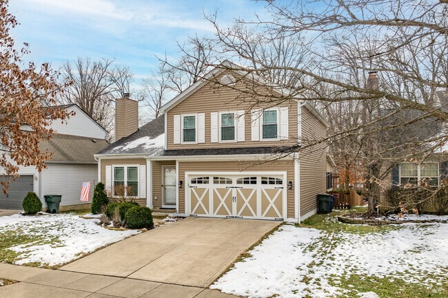 Craftsman style homes can be found on many streets of Wynstone.
