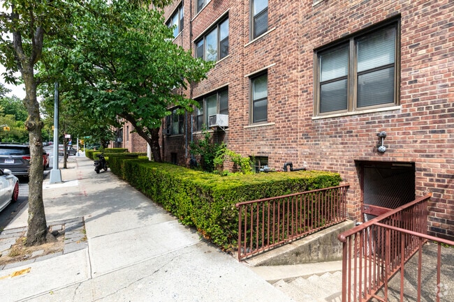 645 W 239th St, Bronx, NY 10463 - photo 6