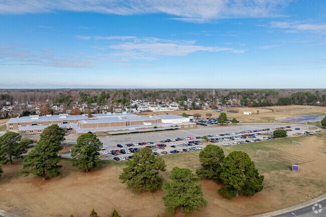 Menchville High School near Deep Creek has a student-teacher ratio of 17 to 1.