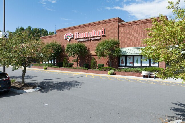 Hannafords is the local market to fill your fridge in Guilderland.