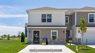 2522 SE Morningdew Dr, West Des Moines, IA 50265