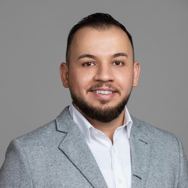 Agent Photo
