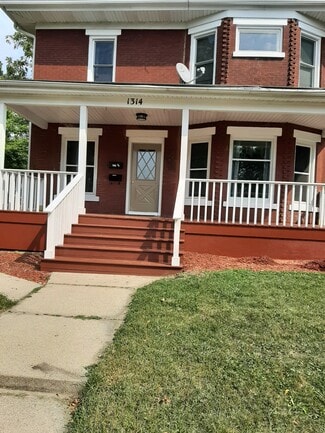 1314 17th Ave Unit 2, Monroe, WI 53566