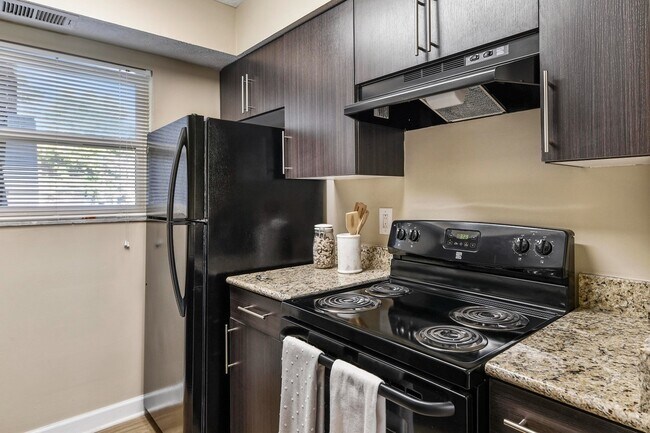 Hidden Creek Apartments, Columbus, OH 43228 - photo 6