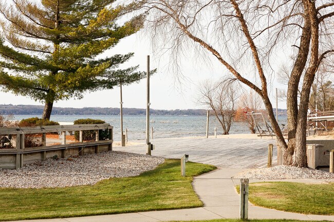 5704 N Creeks Crossing unit 600, Williamsburg, MI 49690 - photo 4