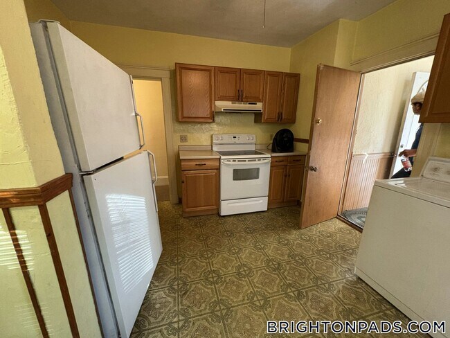 62 Union St unit 1, Brighton, MA 02135 - photo 2