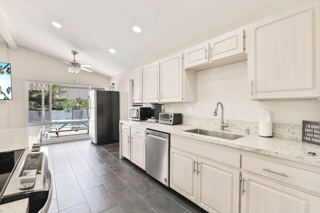 9452 Larrabee Ave, San Diego, CA 92123 - photo 6