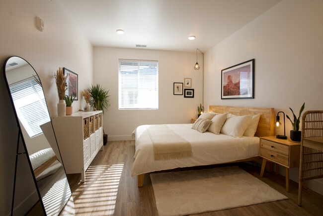 525 N 1st St unit Furnished 2 Bed 2 Ba, Driggs, ID 83422 - photo 2