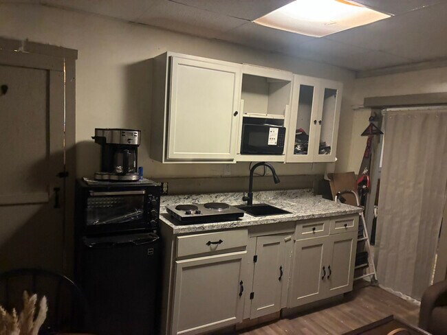 9 Hampshire Ln, Woodsville, NH 03785 - photo 2