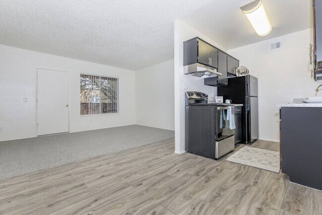 Fox Point Apartments, Tucson, AZ 85719 - photo 2