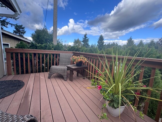 Front Entry Deck