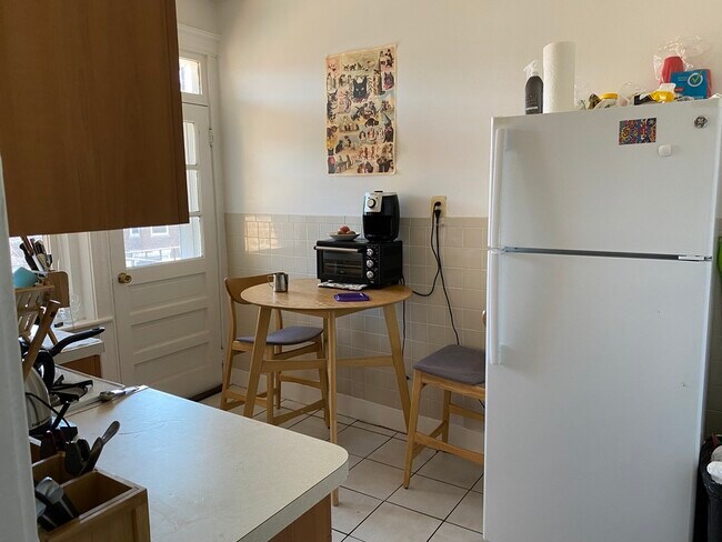 4 Price Rd unit 2, Allston, MA 02134 - photo 3