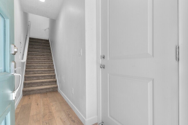 572 N Buffalo Grass Ln, Lindon, UT 84042 - photo 5