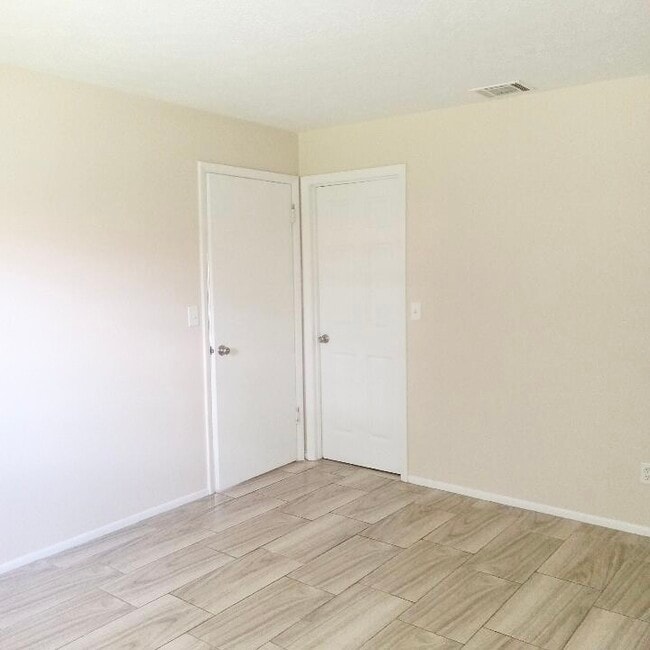 5145 SE 31st St unit D, Ocala, FL 34480 - photo 3