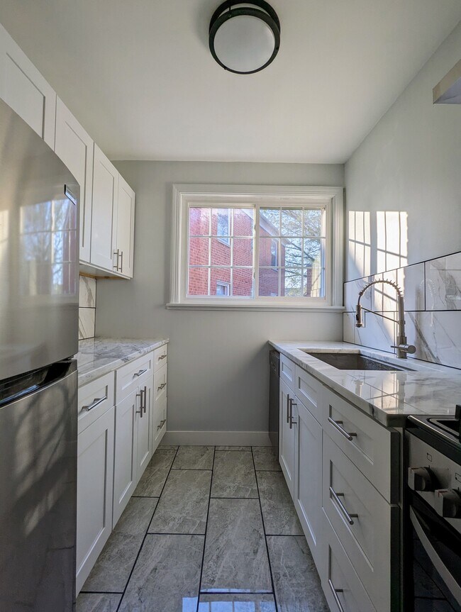 4009 Washington Blvd unit 1, University Heights, OH 44118 - photo 3