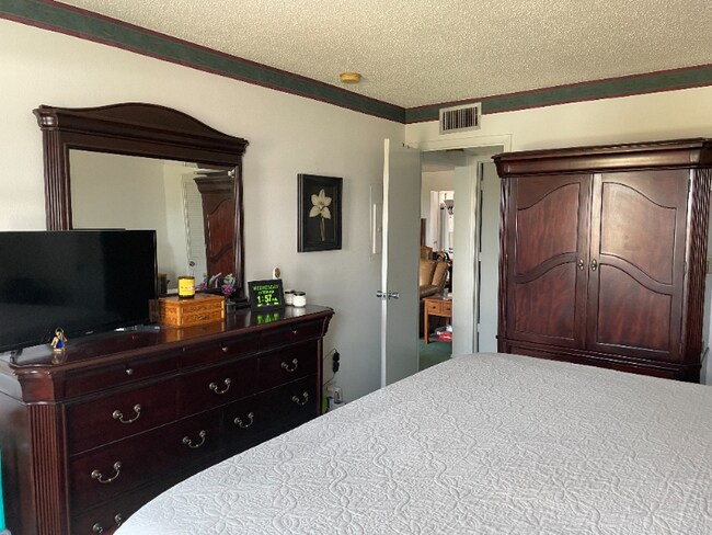 8 Glencoe Place unit 305, Dunedin, FL 34698 - photo 7