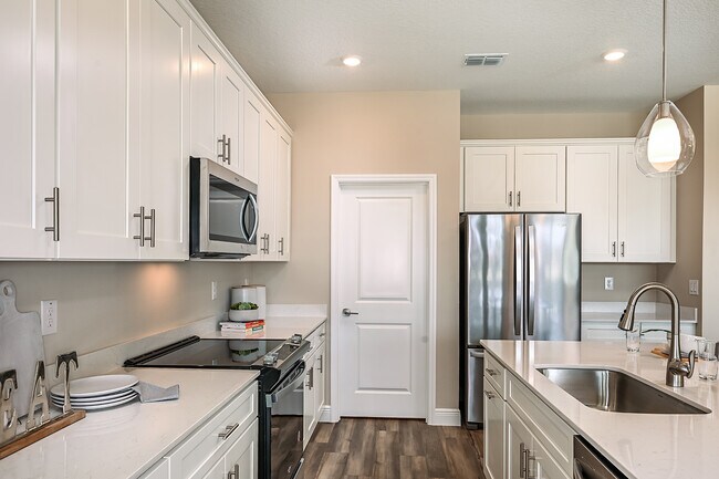 12195 Cattleside Dr, Riverview, FL 33579 - photo 4