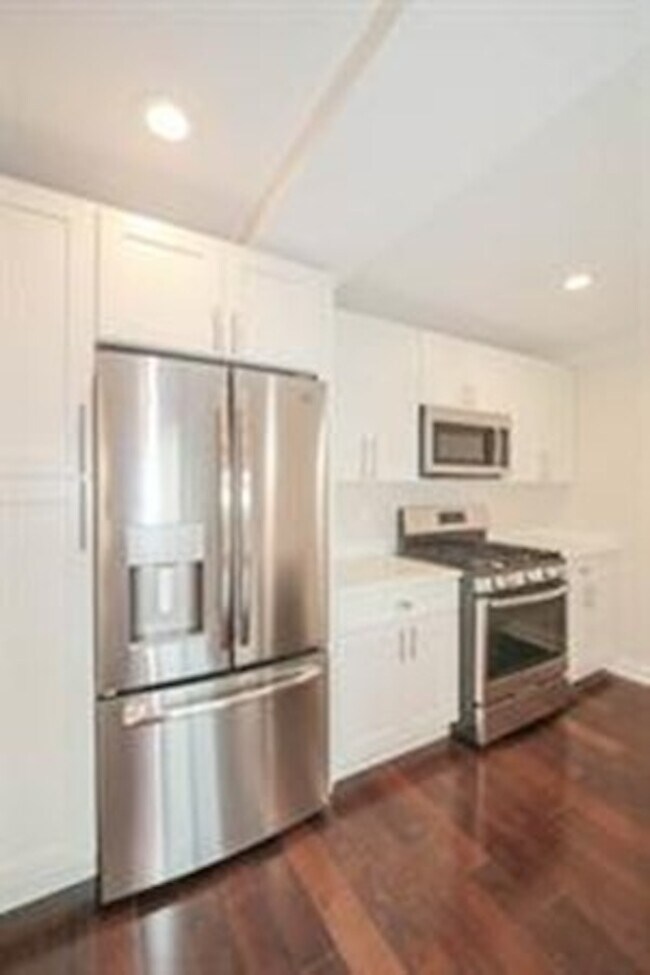 18 Johnson Ave Unit 2, Quincy, MA 02169