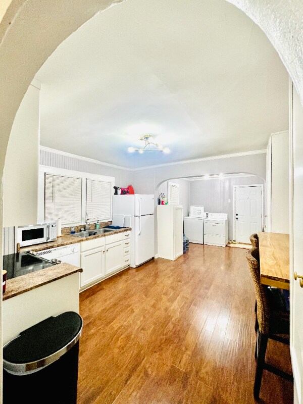 204 Button Ave, Florence, AL 35630 - photo 2