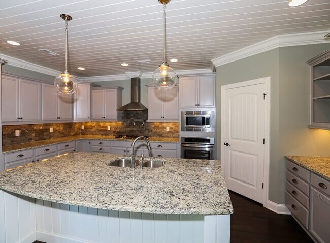 4766 Signal Forest Dr unit 36497808, Signal Mountain, TN 37377 - photo 3