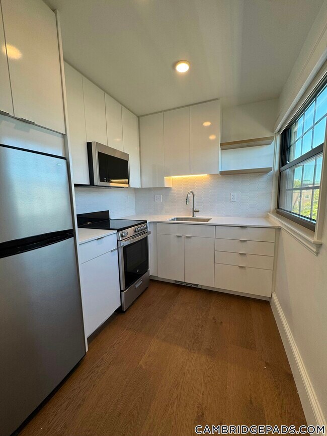 1200 Massachusetts Ave Unit 518, Cambridge, MA 02138