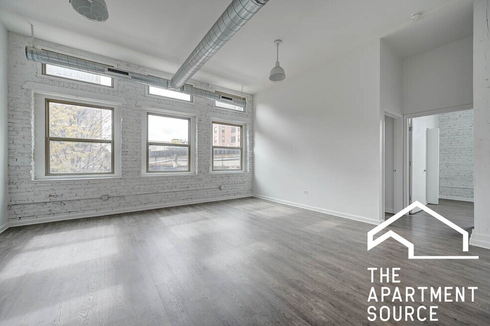 932 W Dakin St unit 301, Chicago, IL 60613 - photo 1