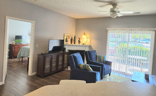 8011 Crane's Crossing Dr, Lewis Center, OH 43035 - photo 3