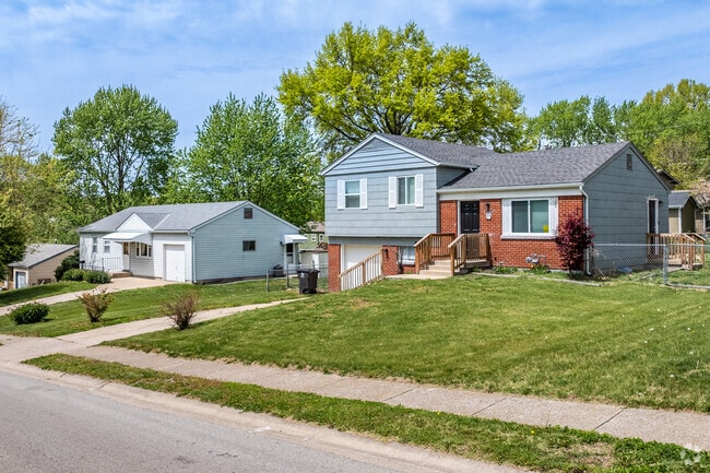 Glendale has a good variety of home styles to choose from.