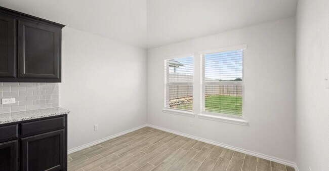 1240 Clubhouse Dr unit 36487732, Burleson, TX 76028 - photo 7
