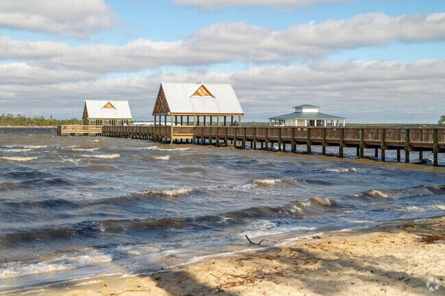 The Waterfront Park fishing pier is an excellent place to go fishing in Wolf Bay.