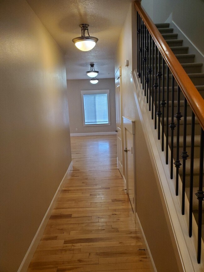 211 Silver St unit G, Silverton, OR 97381 - photo 6