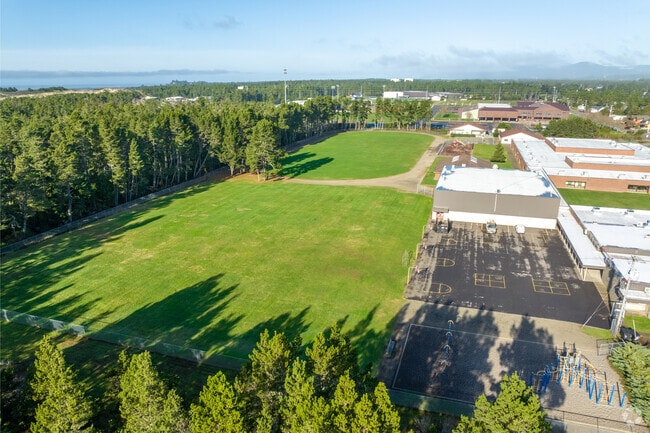Siuslaw Elementary School is a public K-5 school in Florence, Oregon.