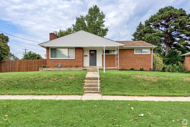 Connecticut Avenue Park boasts charming bungalows and broad, sidewalk-lined streets.