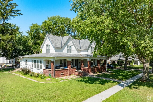 Ashland has plenty of historic National builds from the early 1900s.