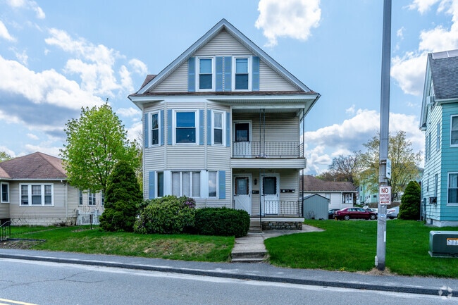 3-Family home on Franklin Street in Franklin Plantation.