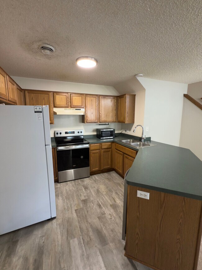 8647 Quarry Ridge Ln, Woodbury, MN 55125 - photo 6