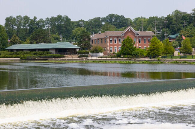 The Fox River in Valley View is best viewed from the bridge in downtown St Charles.