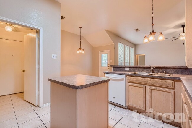 110 Forest Park Ln, Red Oak, TX 75154 - photo 5