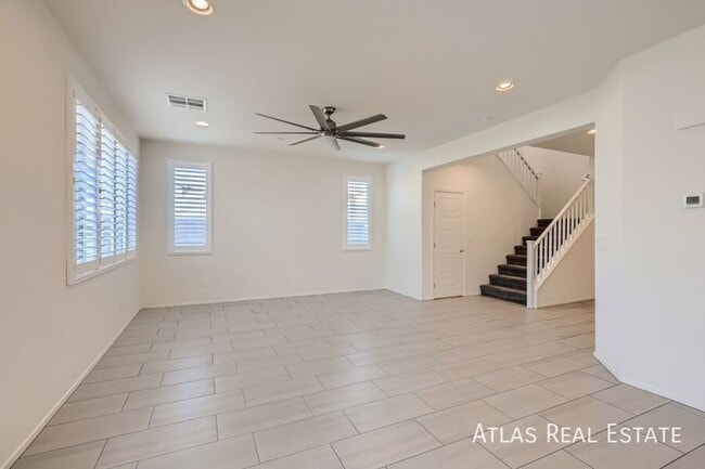 637 Loyalty Ct, Henderson, NV 89011 - photo 2