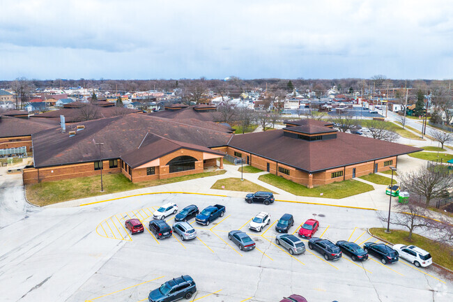 Morton Elementary School has parking for staff and guests.