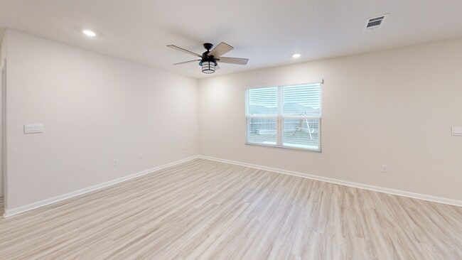 805 Otto Loop, Crestview, FL 32539 - photo 2