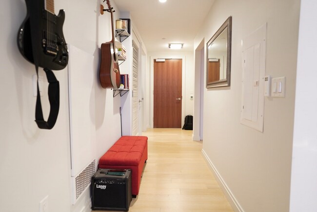 EchelonSeaport Towers 1 & 2 unit 512, Boston, MA 02210 - photo 6