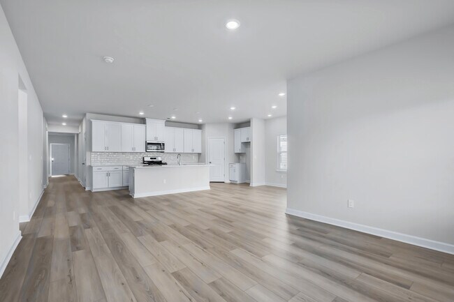 811 Burghley Cir, Greer, SC 29651 - photo 7