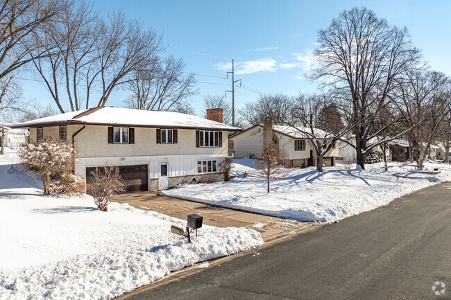 Homes in Sandcastle are located on wide streets with roomy front yards.